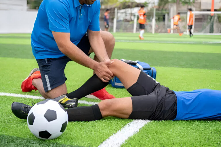 How Sports Physiotherapy Helps Athletes Bounce Back from Injuries Faster?